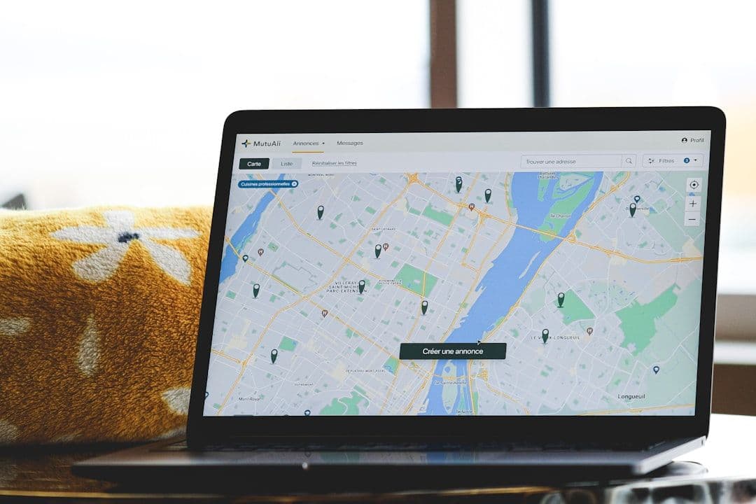 Dashboard of delivery tracking software showing real-time updates for 3PL providers map