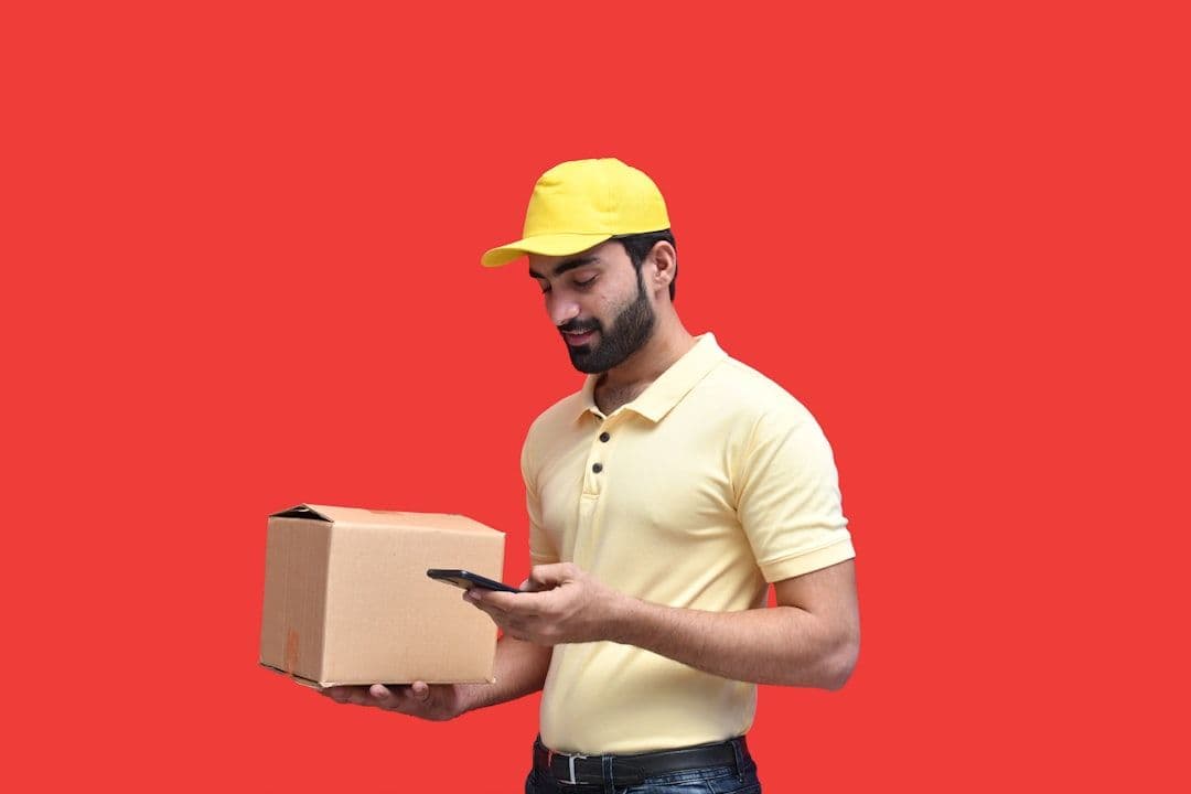 logistics mobile app with delivery services
