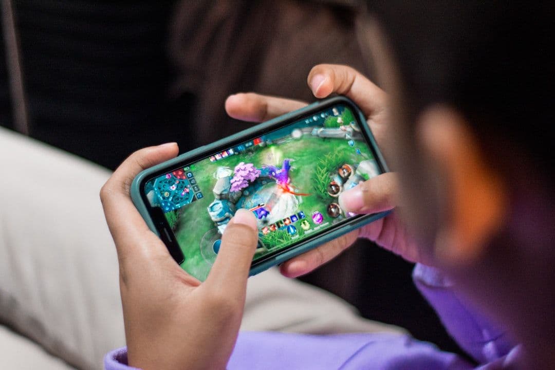 Real-time multiplayer game development for mobile games