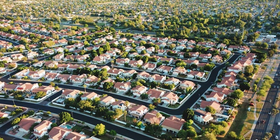 Digital concept of Brokers linking property listings to deal pipelines in Real Estate