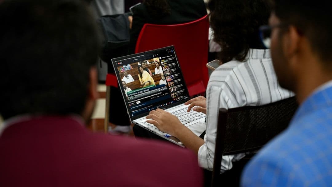 Online learning platform with corporate trainers providing structured educational content.
